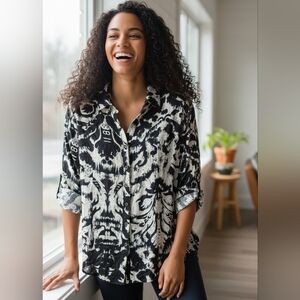 Velvet by Graham & Spencer Silk Blend Blouse Black White Print Size L